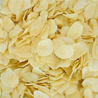 dried garlic flakes